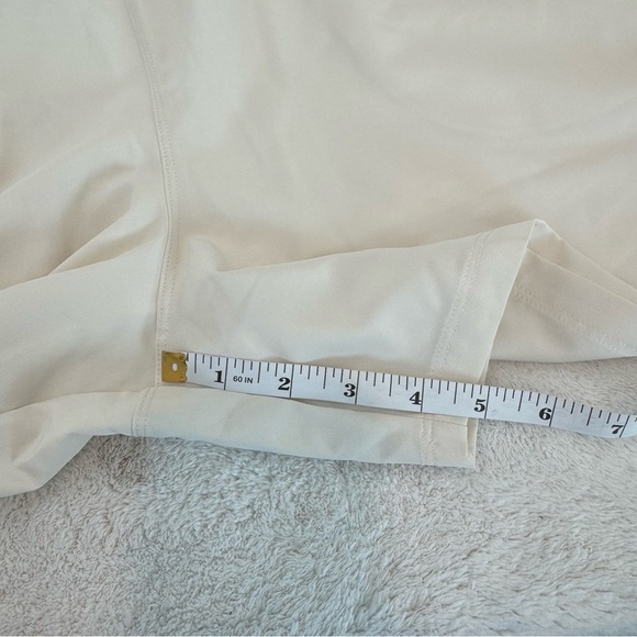 NWT Fabletics The 5” Fundamental Short (Lined) XXL - Picture 9 of 9